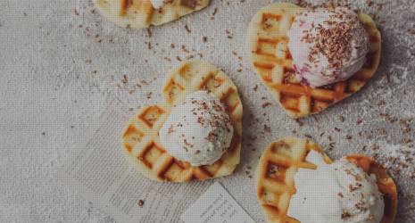 ¿Qué tipos de cubiertas y accesorios pueden incluir las máquinas de helado automáticas?